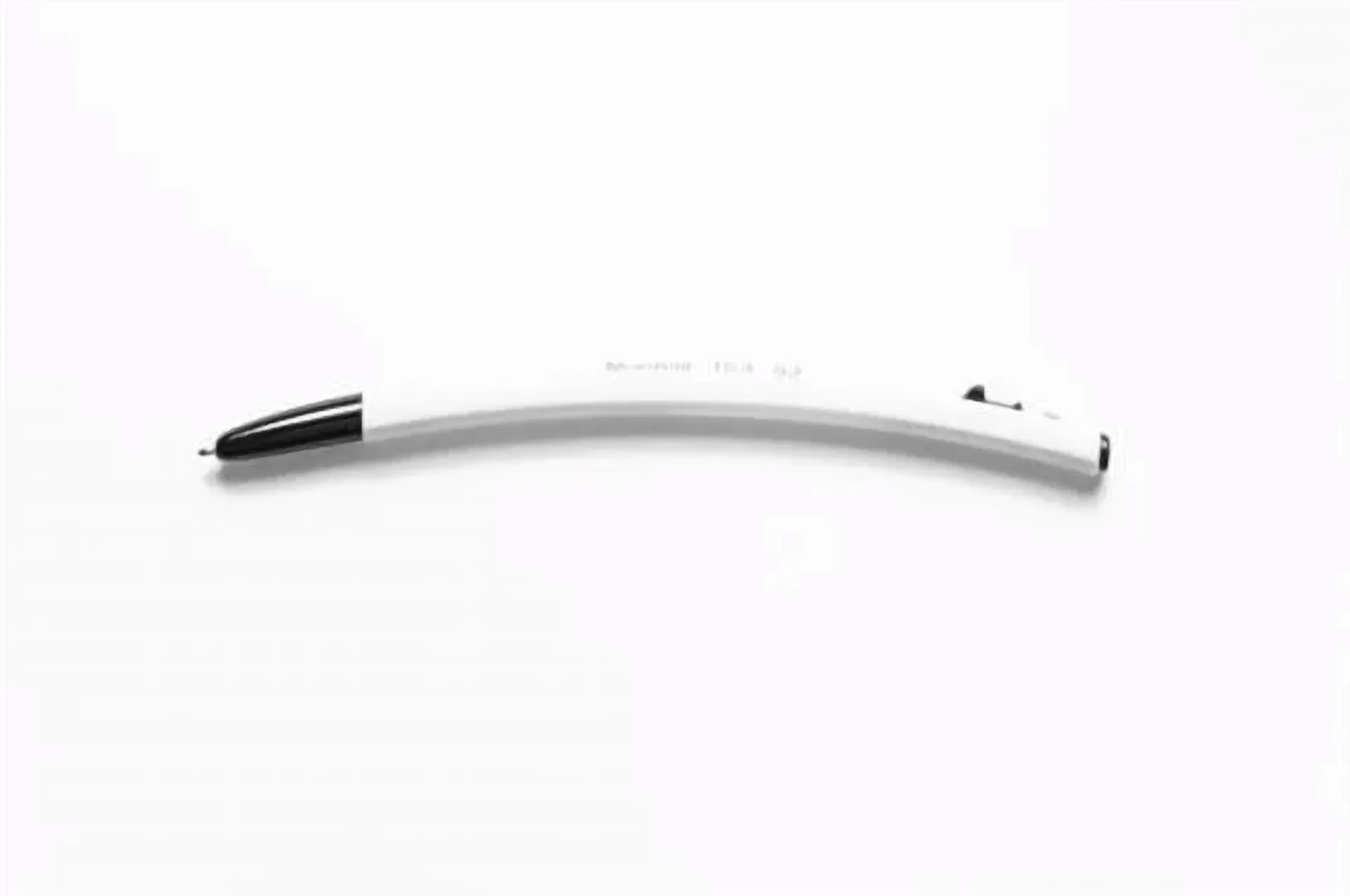 라인석, 〈휘어진 세계로부터_모나미볼펜 1〉, 2015, Pigment based inkjet on matte paper, 42x58cm